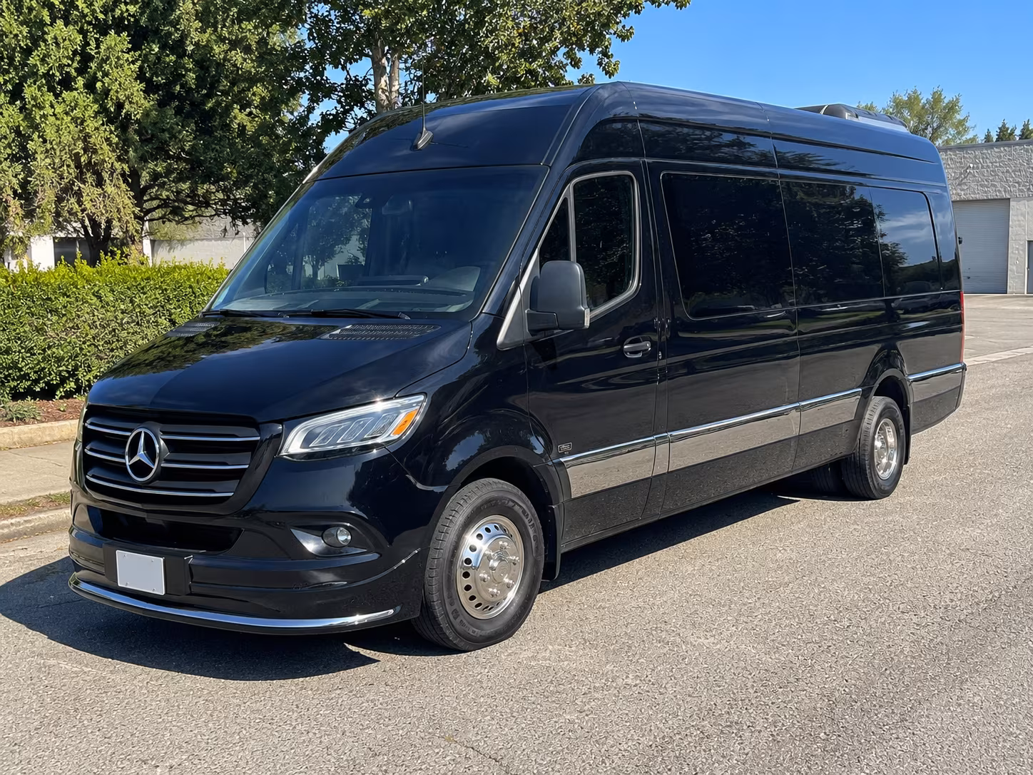 Bellevue Airport Shuttle & Transportation party bus exterior