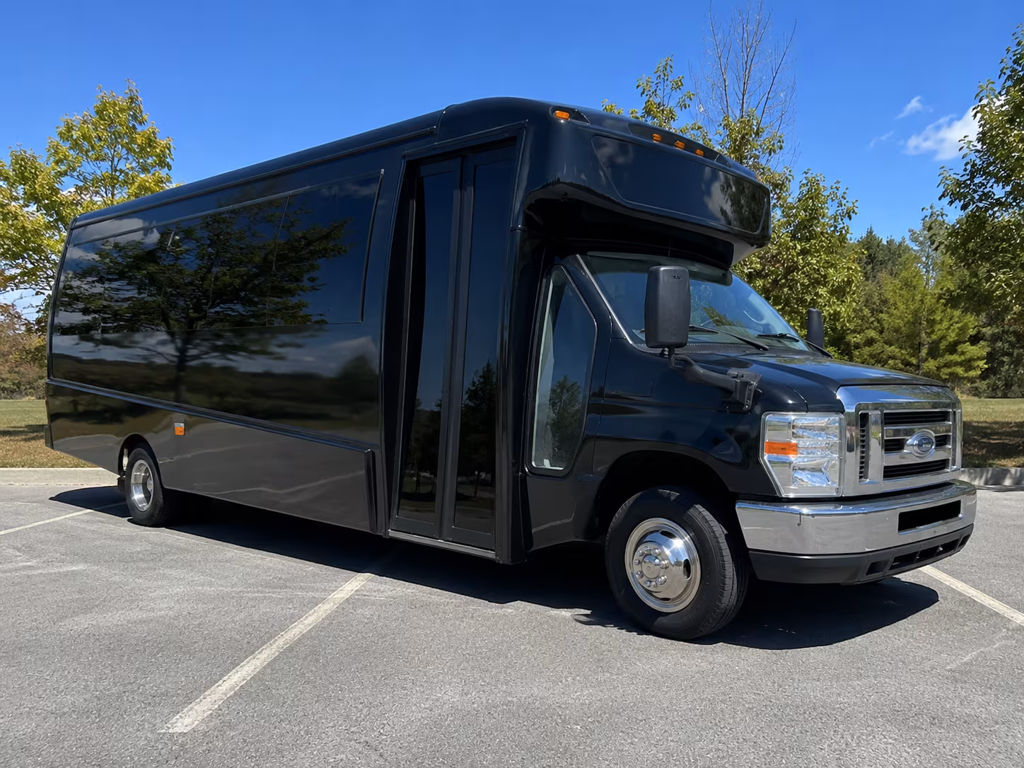 Bellevue Airport Shuttle & Transportation party bus exterior