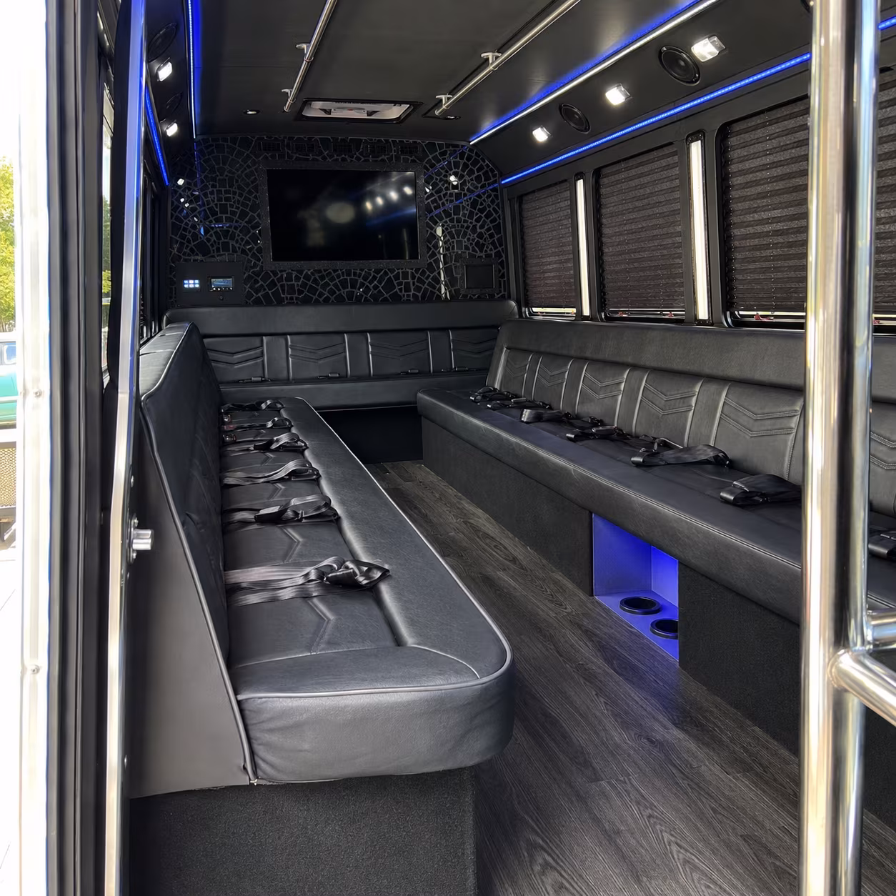 Bellevue Winery Tour & Pub Crawl Transportation party bus exterior